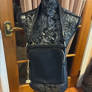 Steve Madden Embossed Black crossbody Messenger Bag NWOT